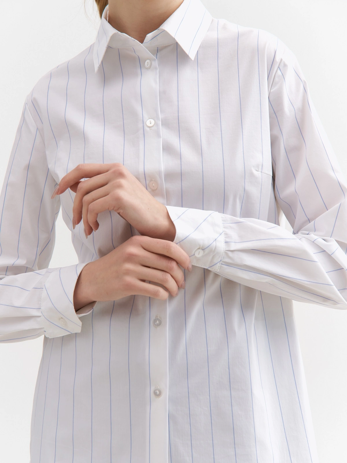 Рубашка в синюю полоску