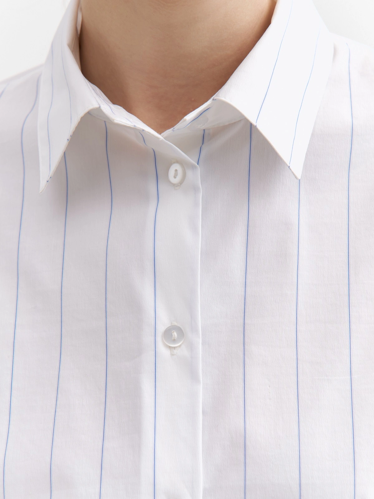 Рубашка в синюю полоску