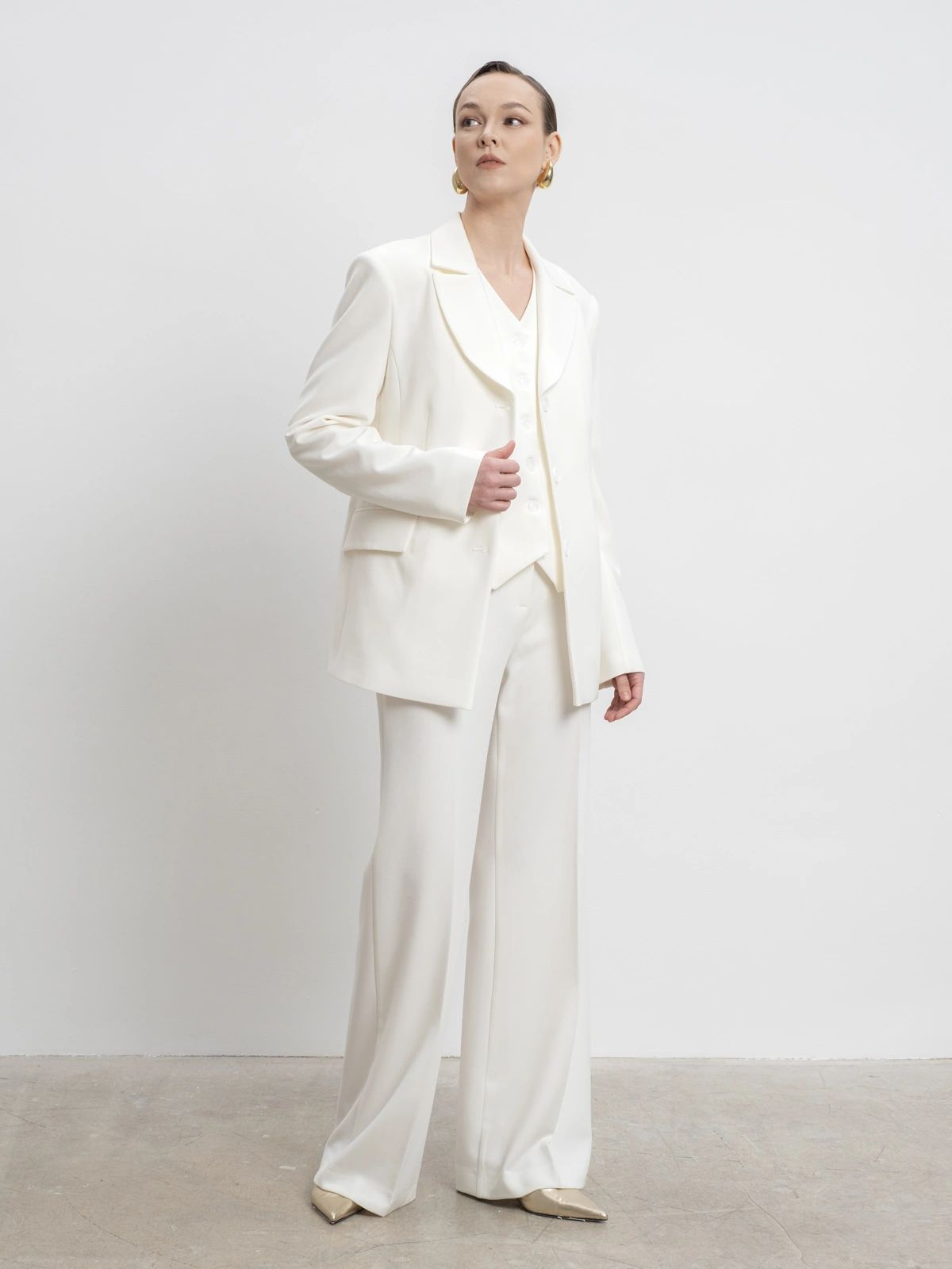 Молочный однобортный жакет