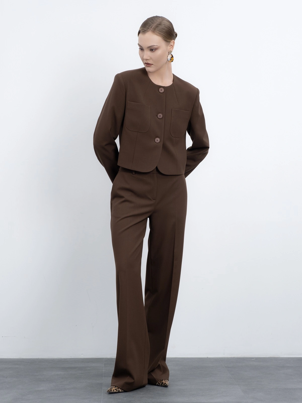 Укороченный жакет в кофейном оттенке