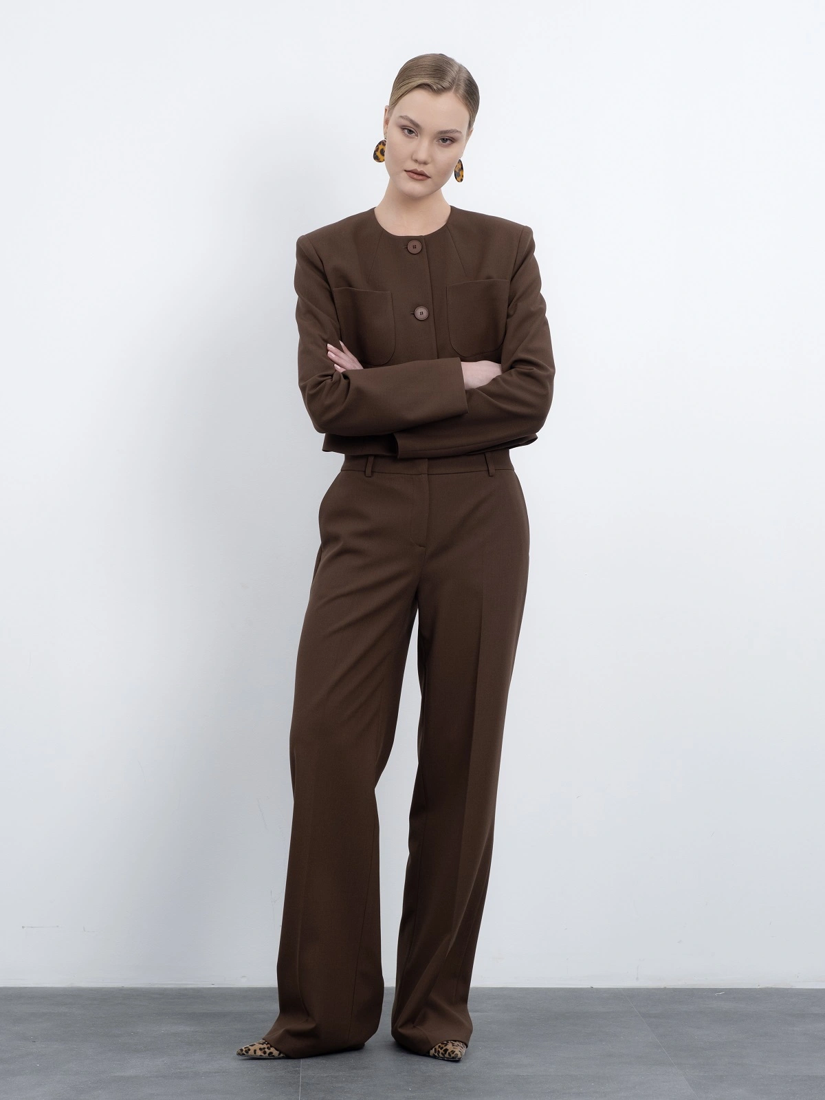 Укороченный жакет в кофейном оттенке