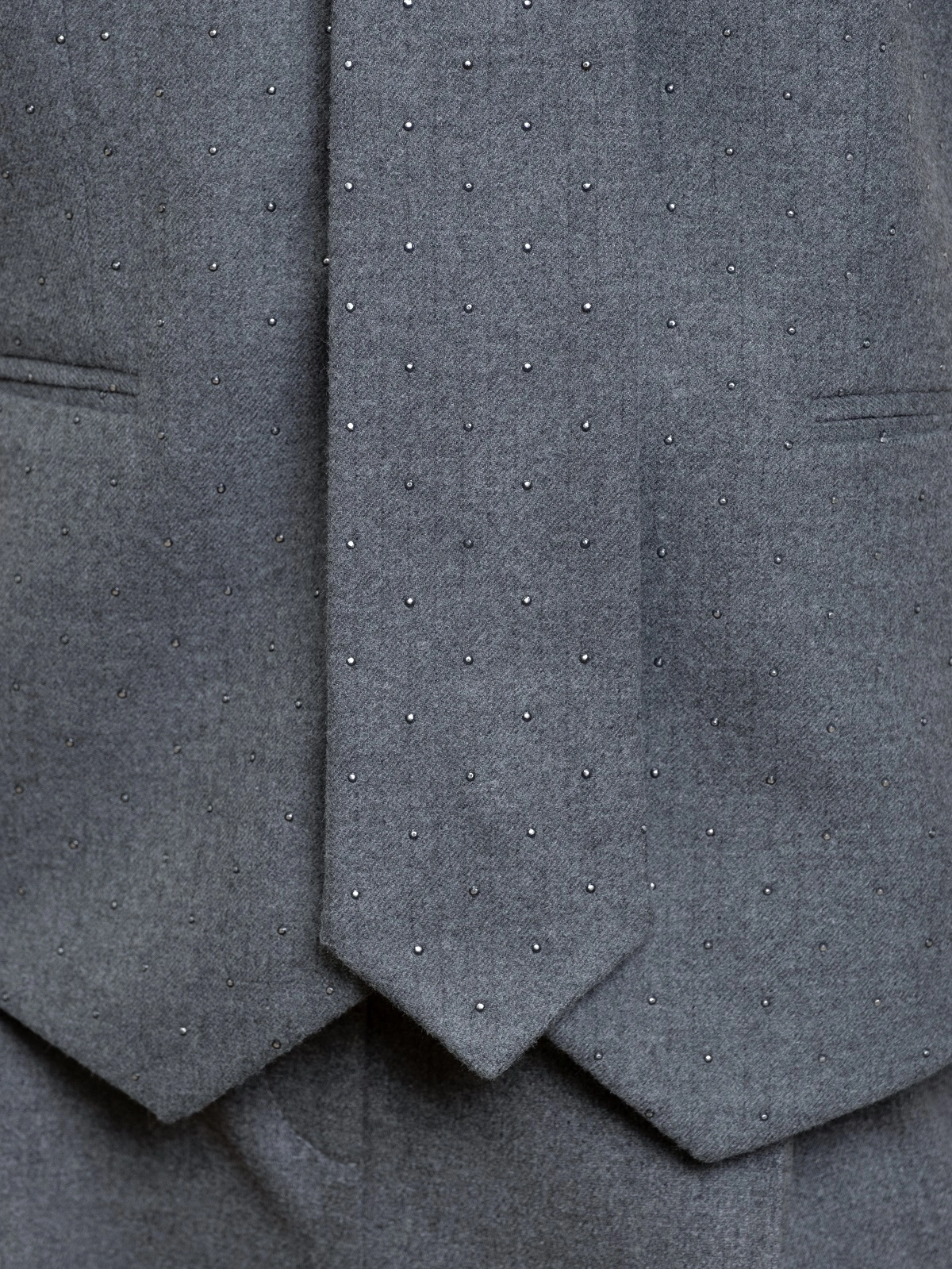 Серый жилет с микропайетками