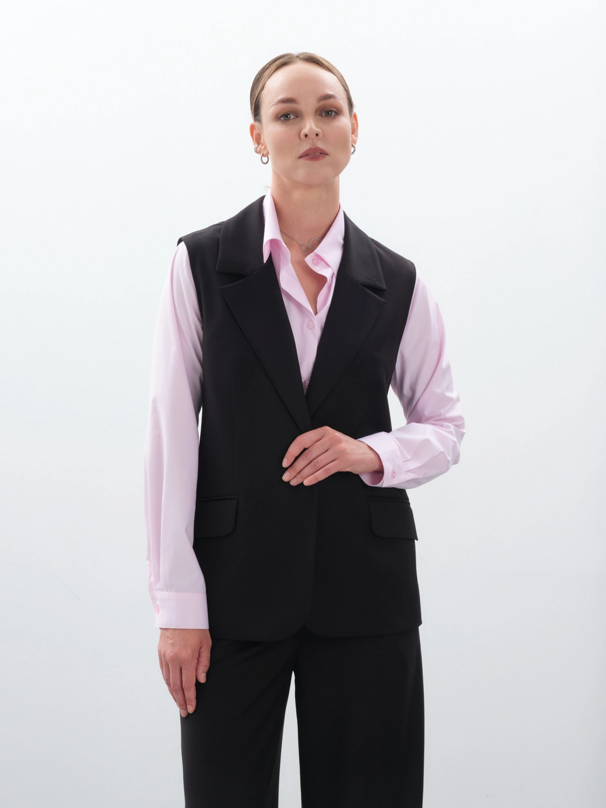 Жилет удлиненный черный