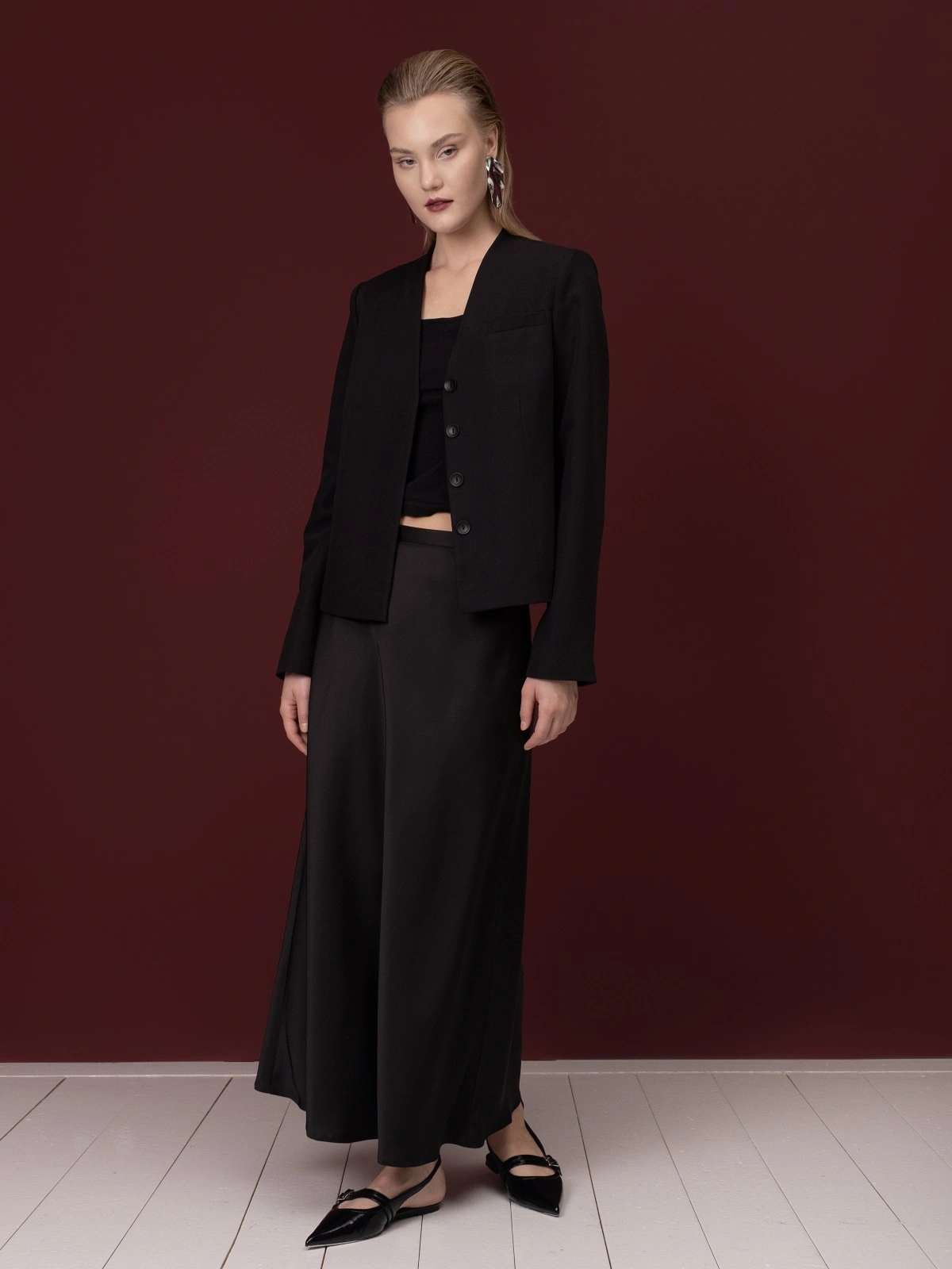 Черная атласная юбка Hecate