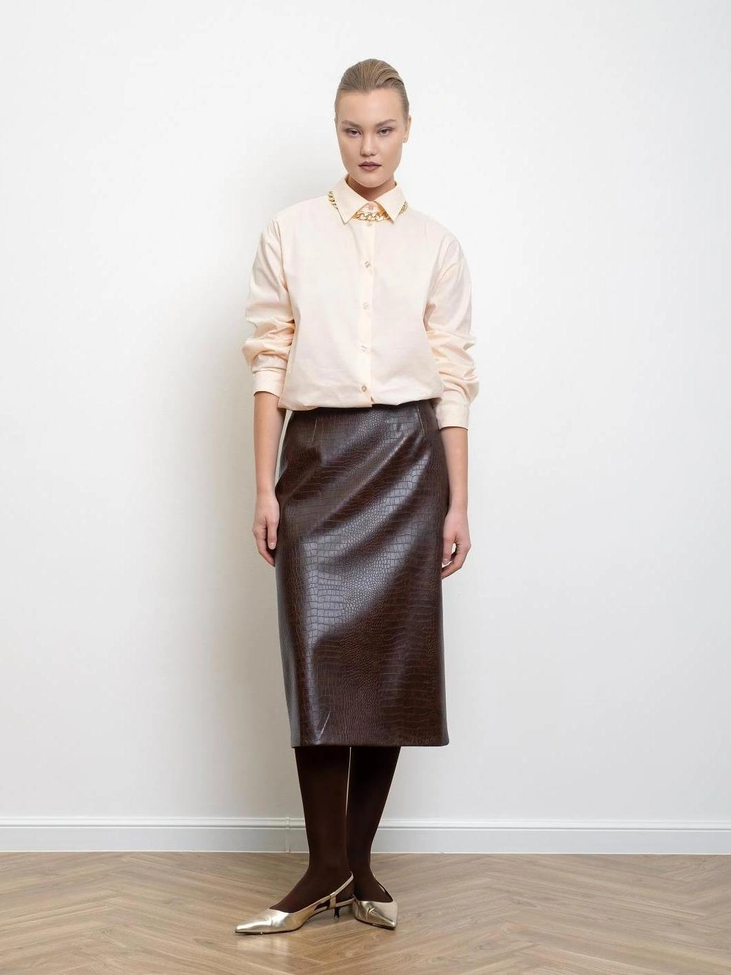 Юбка из экокожи в табачном оттенке