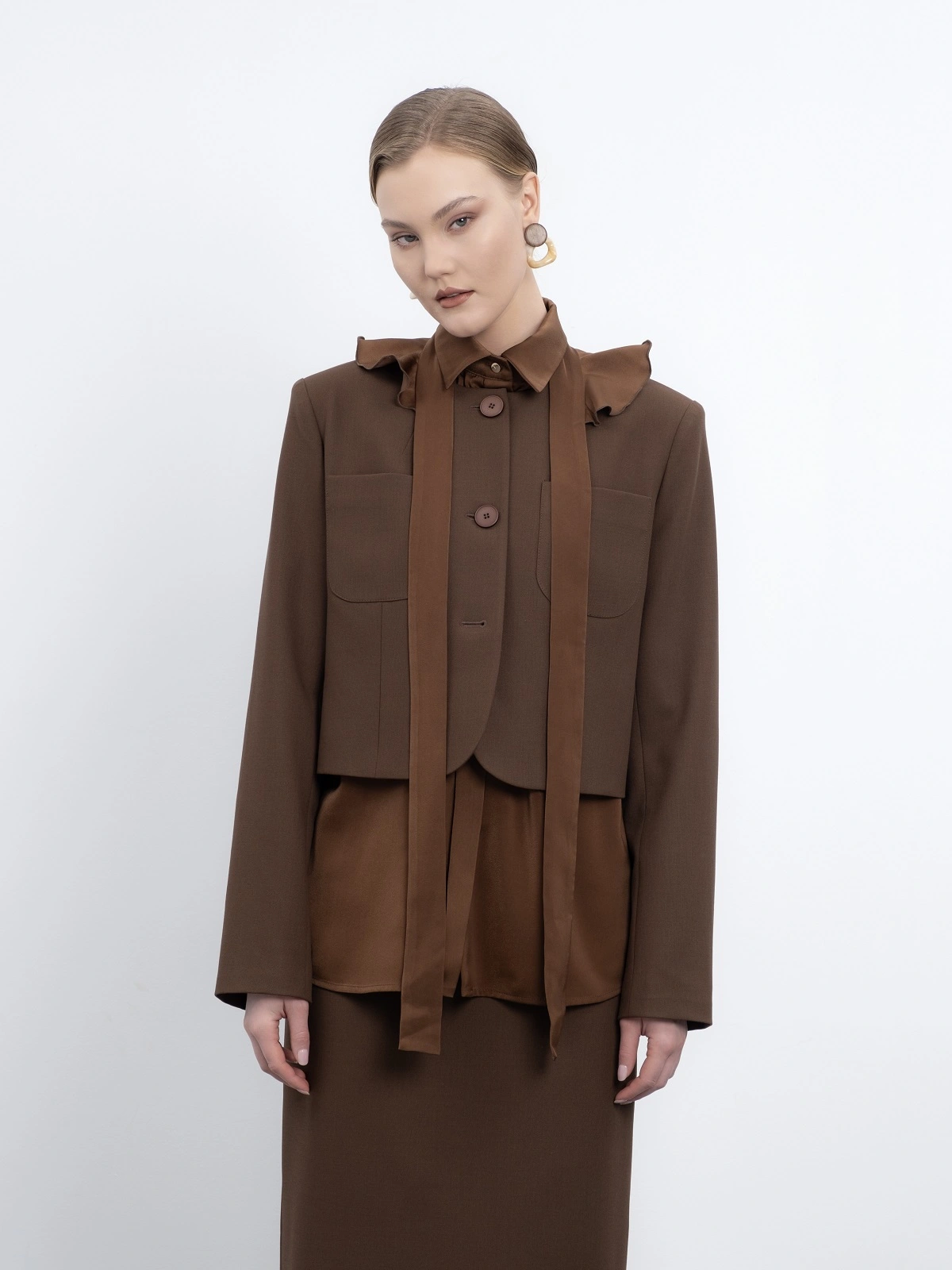 Укороченный жакет в кофейном оттенке