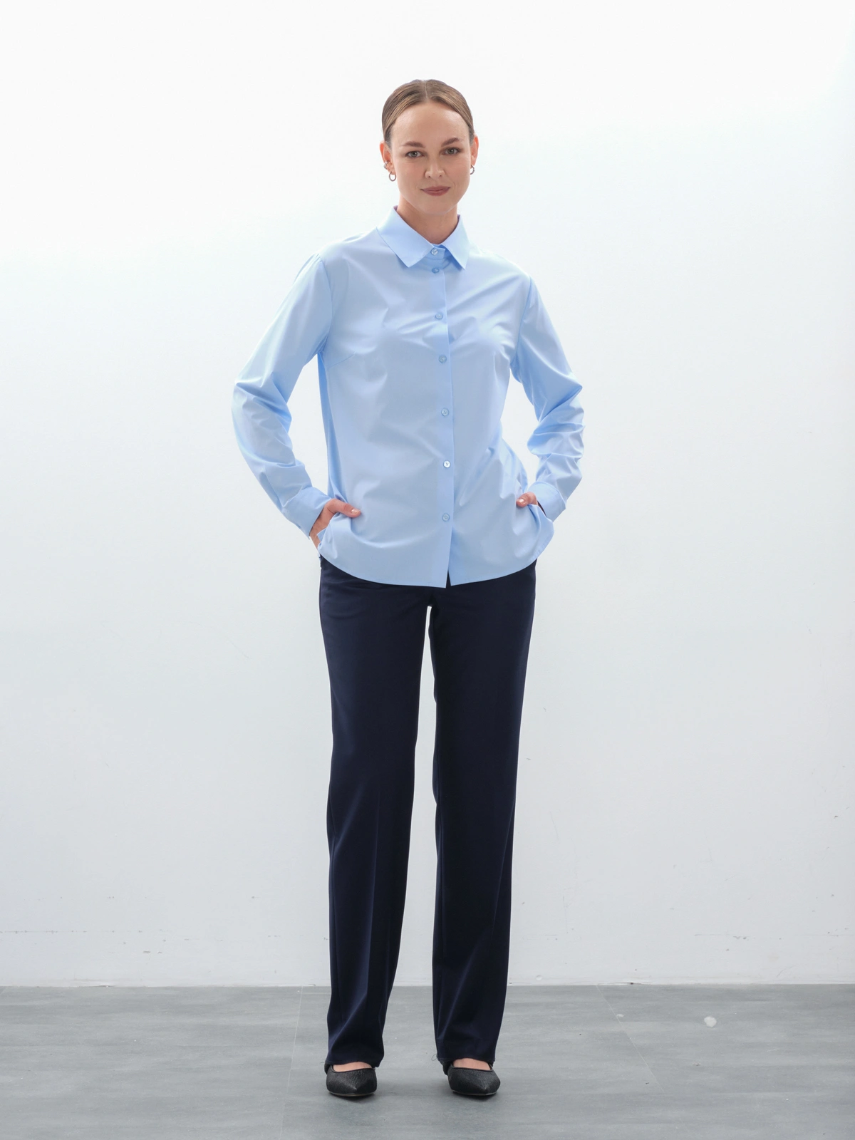 Классические синие прямые брюки