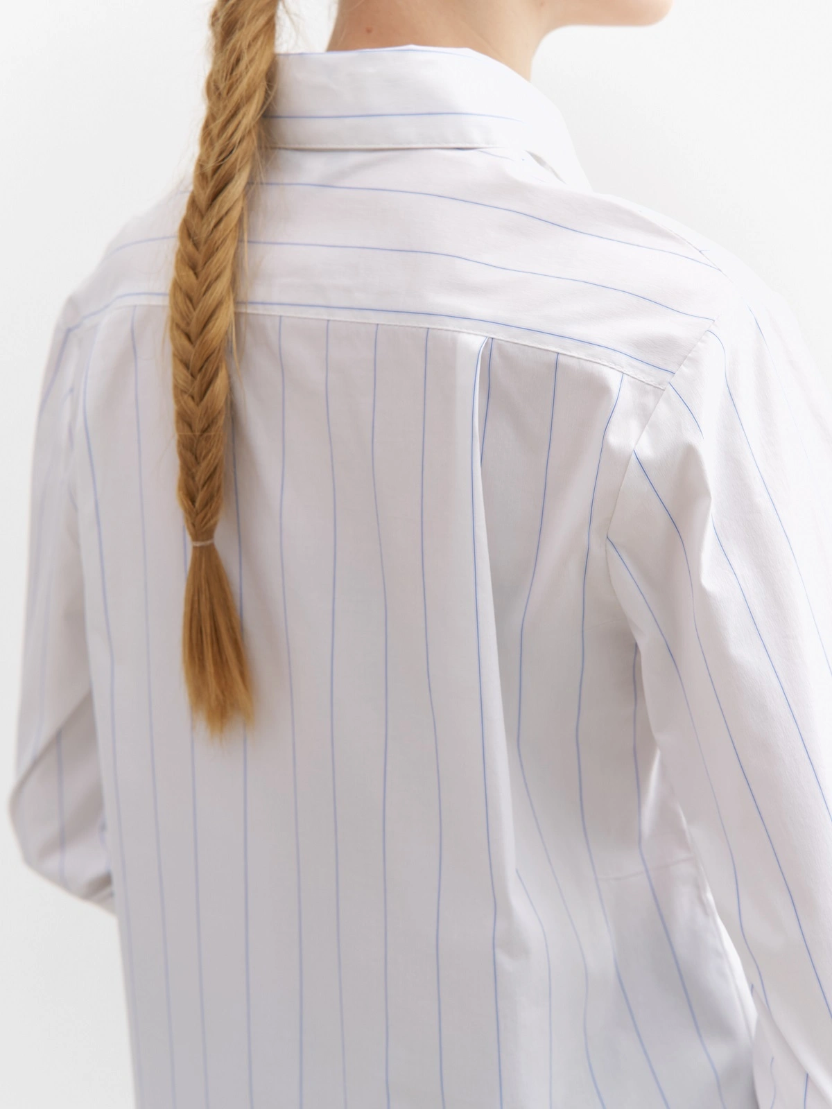 Рубашка в синюю полоску