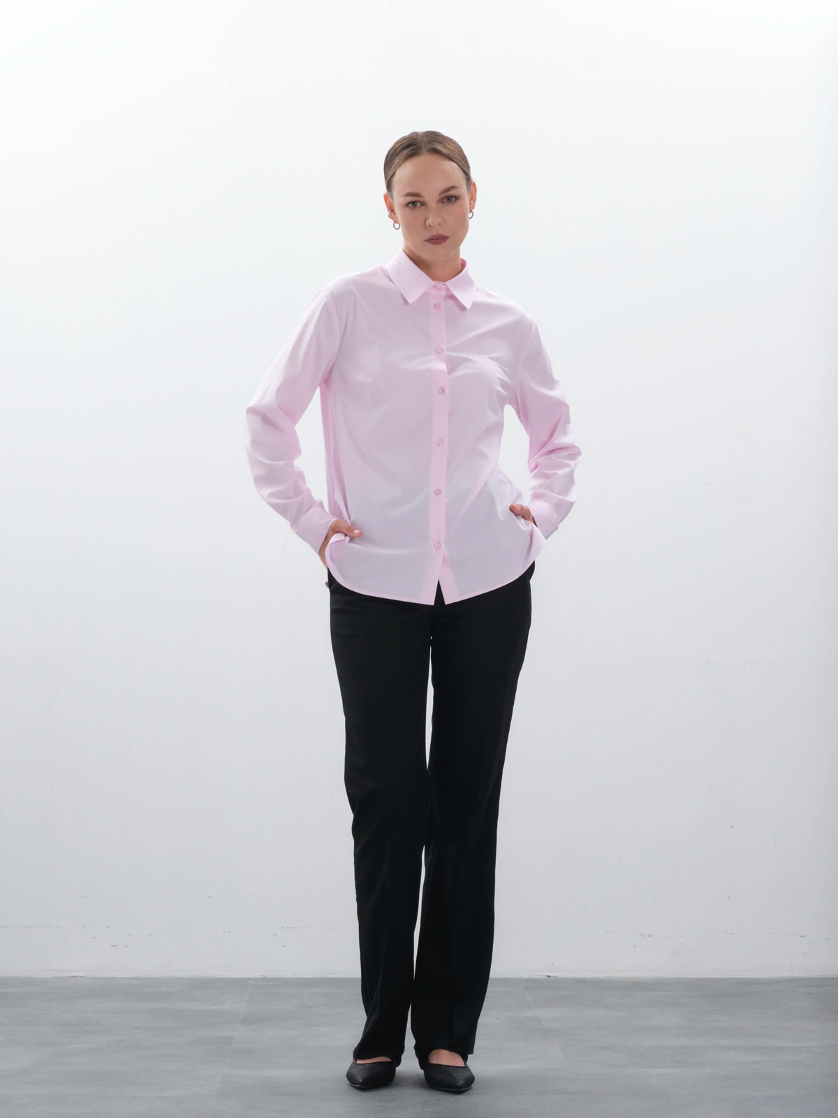 Классическая розовая рубашка