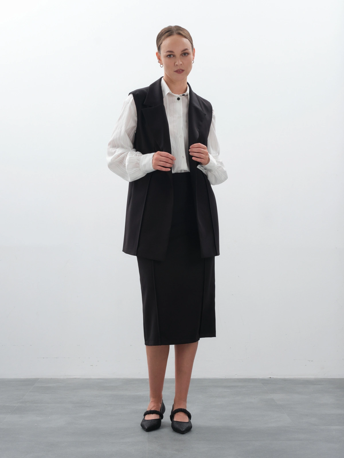 жилет женский, купить жилет женский, жилет женский удлиненный, черный жилет женский, жилет женский классический, жилетка женская, жилет женский офисный, удлиненный жилет с поясом, жилет под брюки женский, деловой жилет женский, жилет-пиджак женский без рукавов, костюмный жилет женский, купить черный удлиненный жилет, жилет-жакет женский, с чем носить удлиненный жилет, жилет на пуговицах с воротником, жилет как третий слой в одежде, жилет женский на голое тело, жилет платье