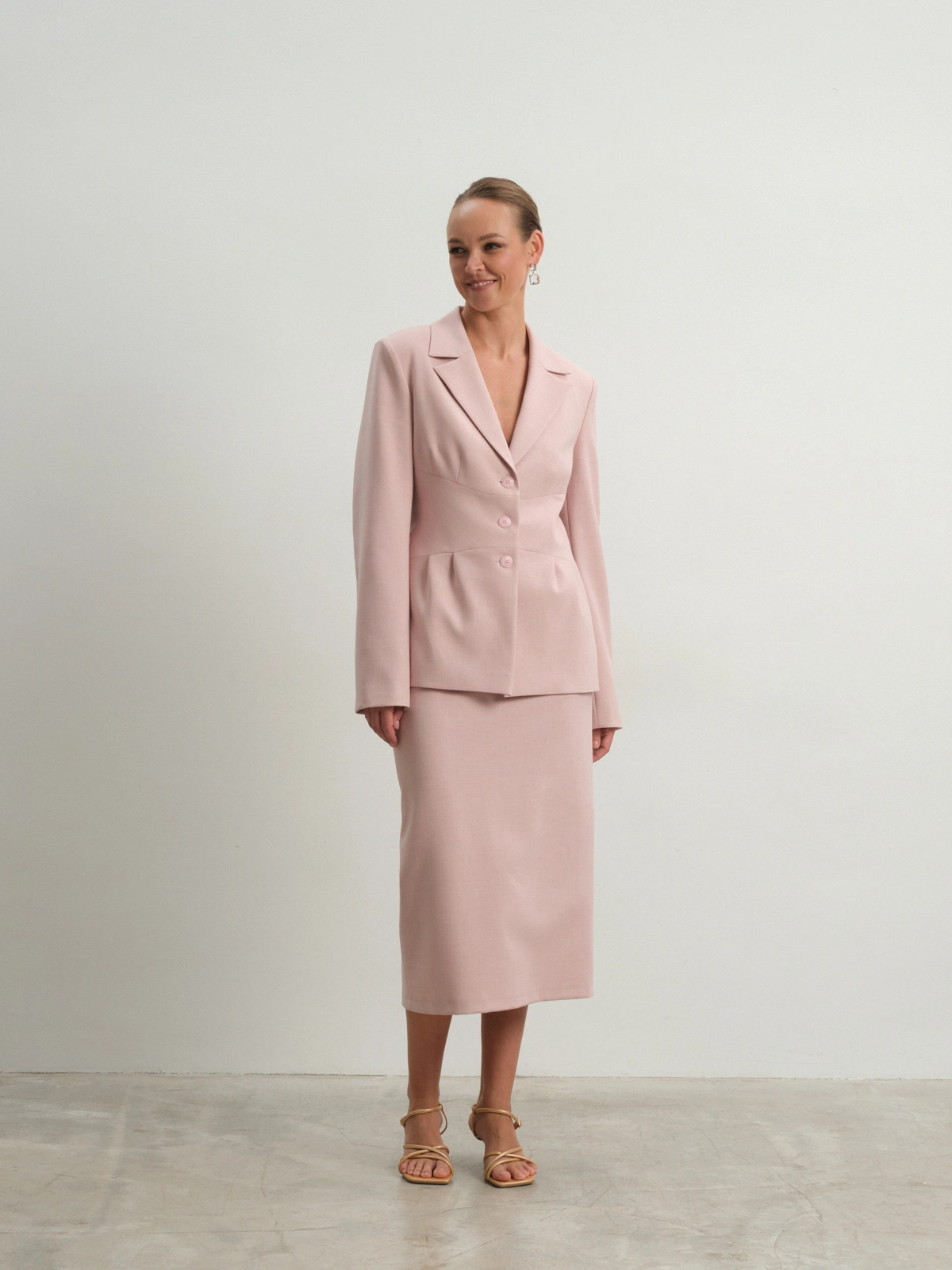 Розовая прямая юбка Charm