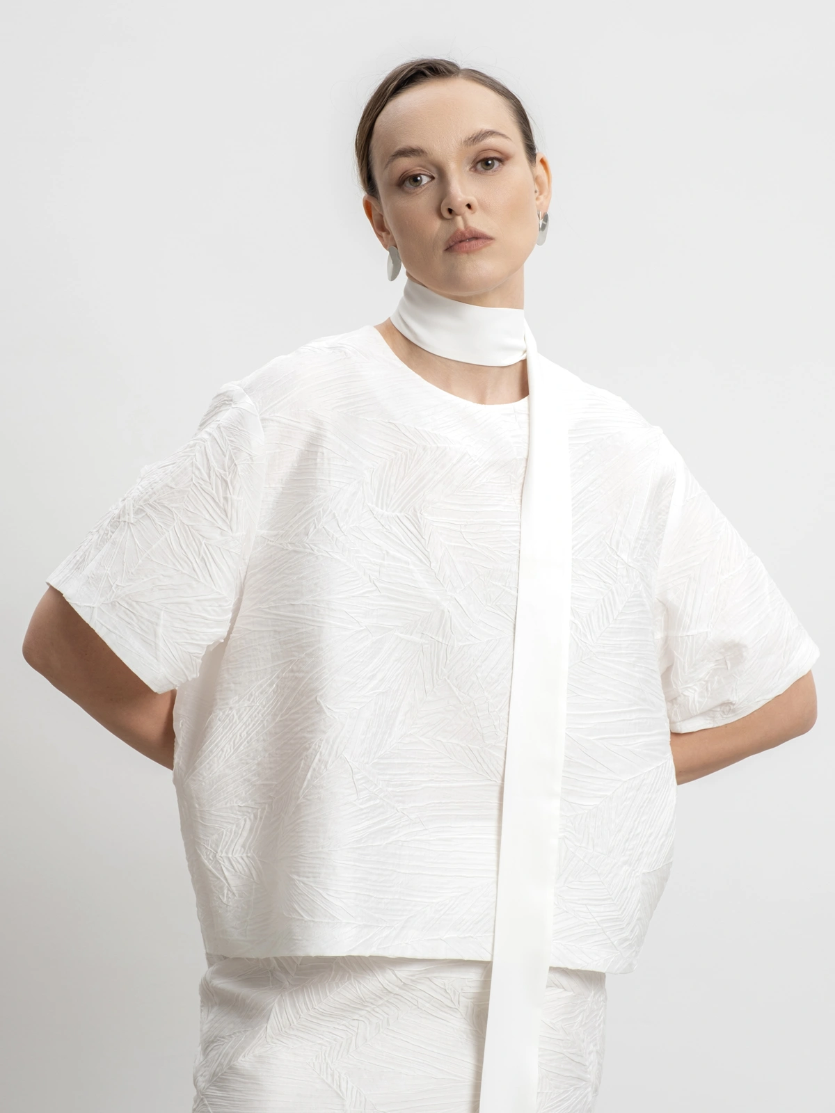 Белая блуза из жатой ткани