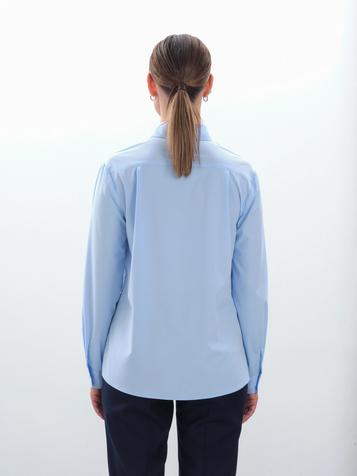 Классическая голубая рубашка