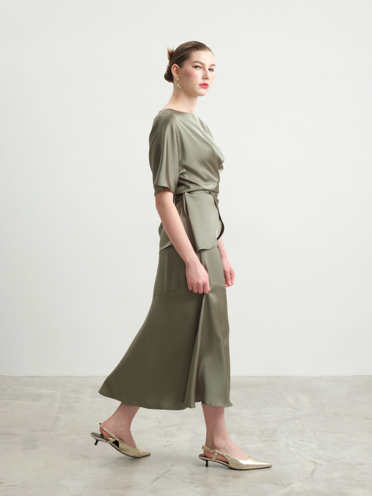 Зеленая атласная юбка Shibui
