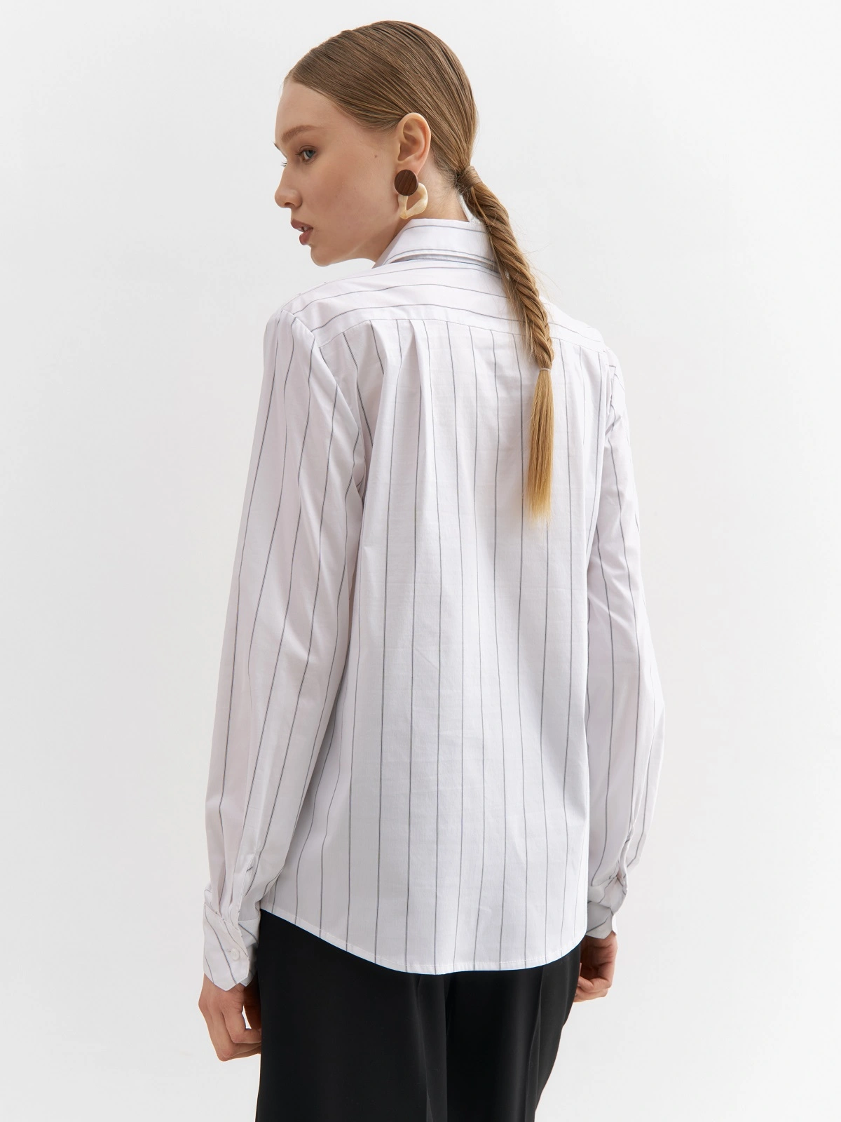 Рубашка в черную полоску