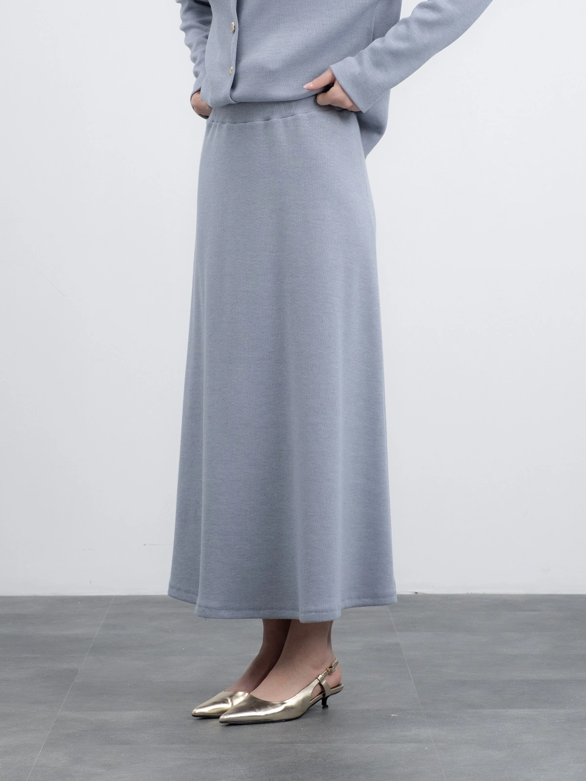 Голубая трикотажная юбка