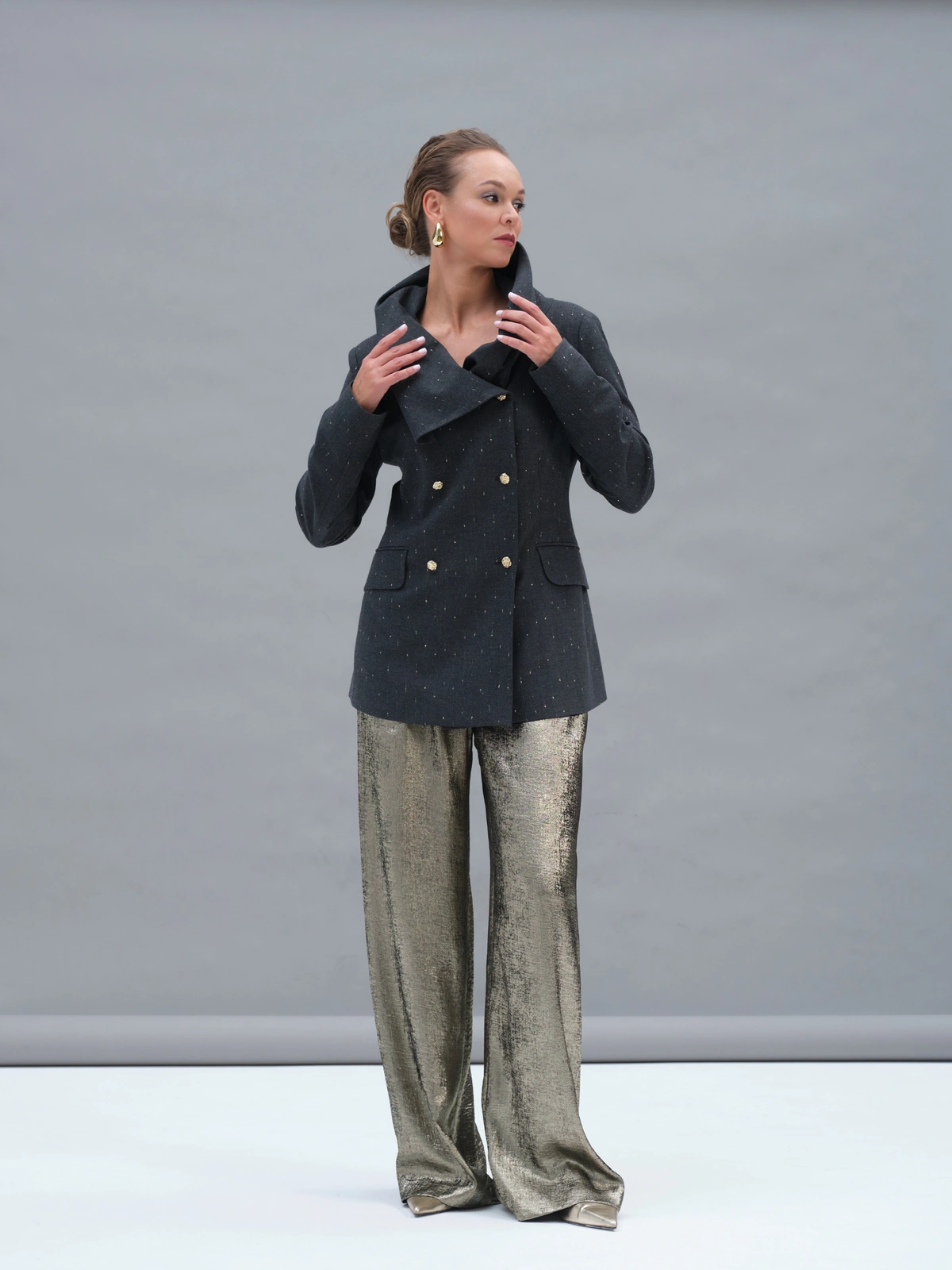 Золотистые прямые брюки Clio