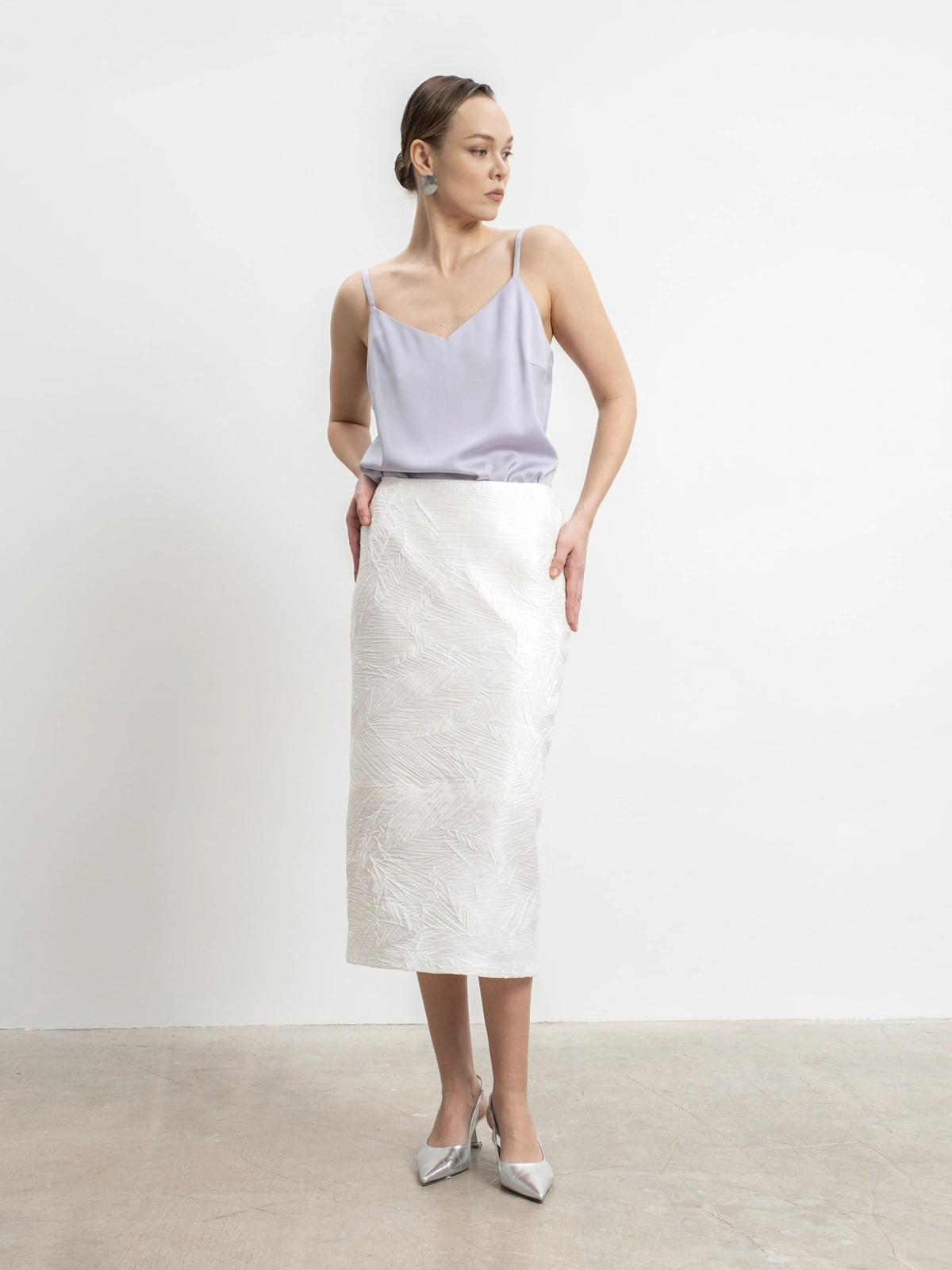 Белая юбка из жатой ткани