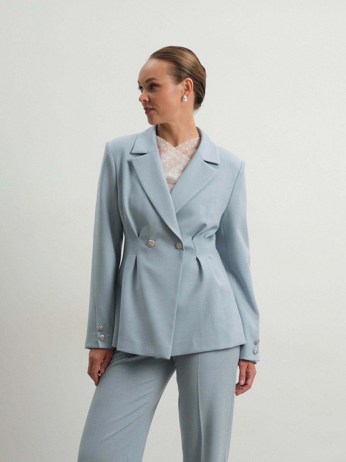 Голубой приталенный жакет Allure