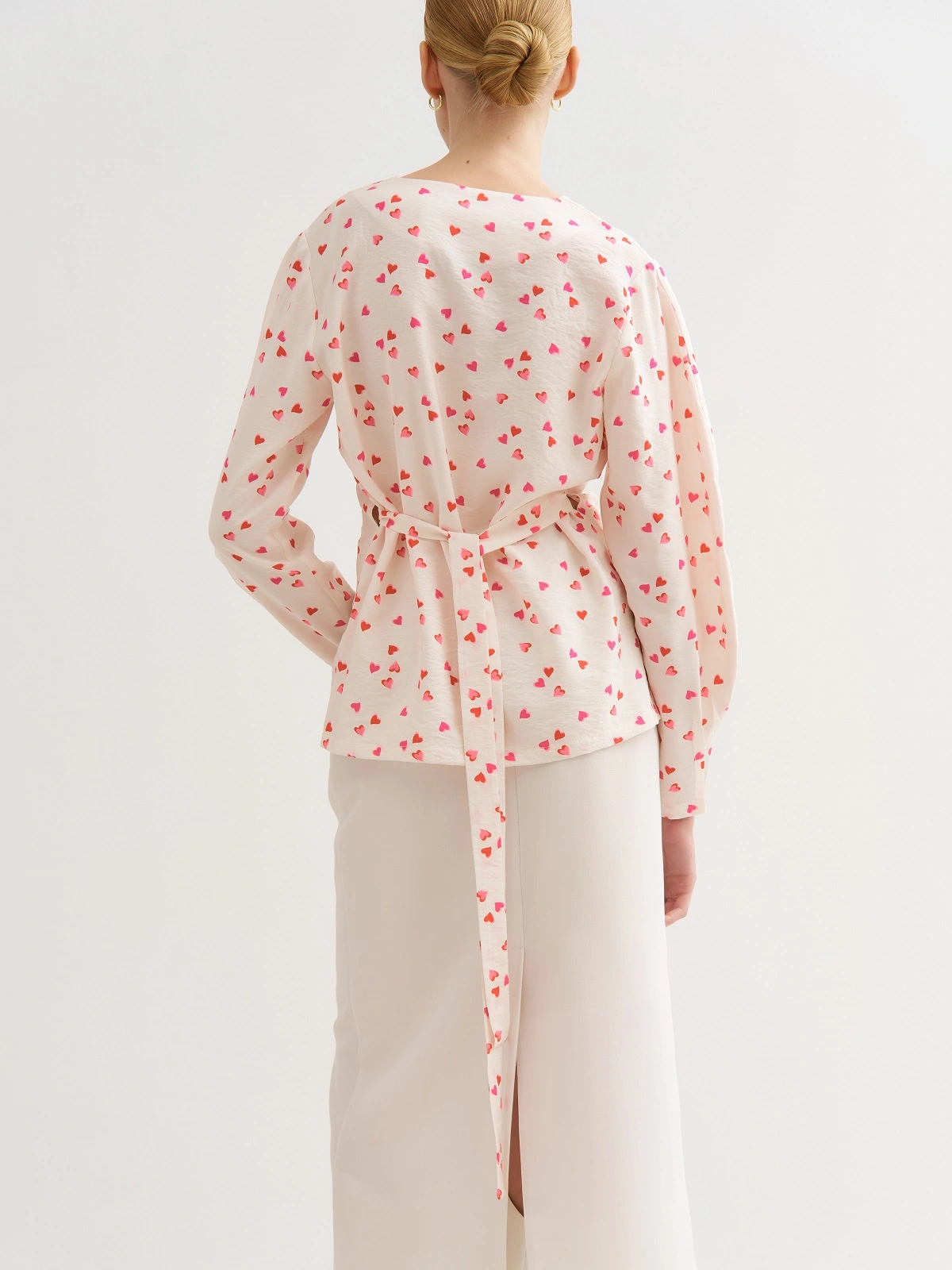 Молочная блуза с принтом