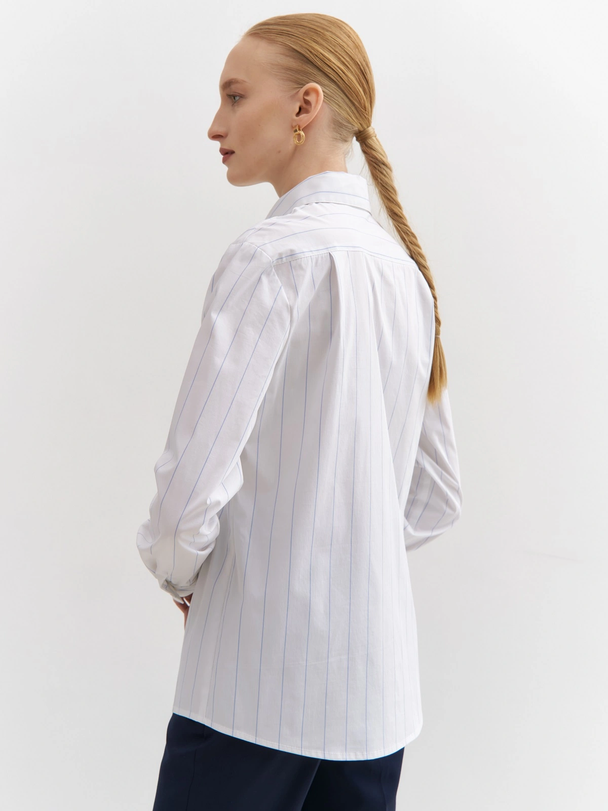 Рубашка в синюю полоску