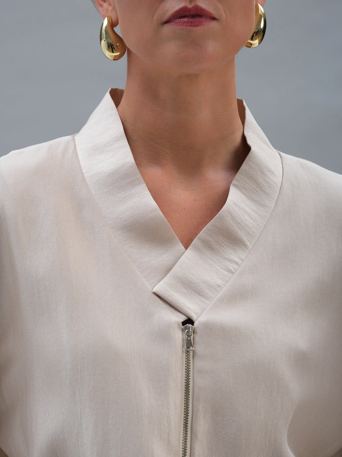 Золотой бомбер на кулиске Eos