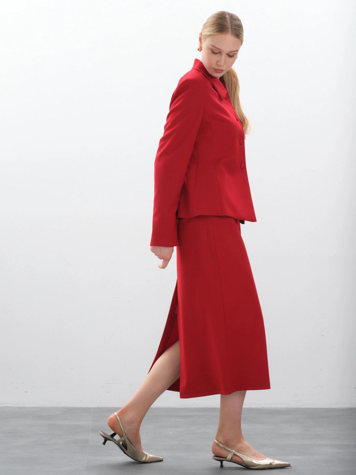 Красная юбка lady in red