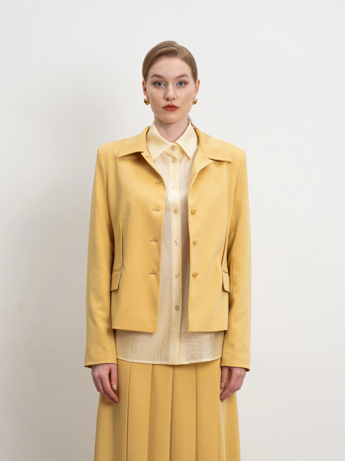 Горчичный укороченный жакет