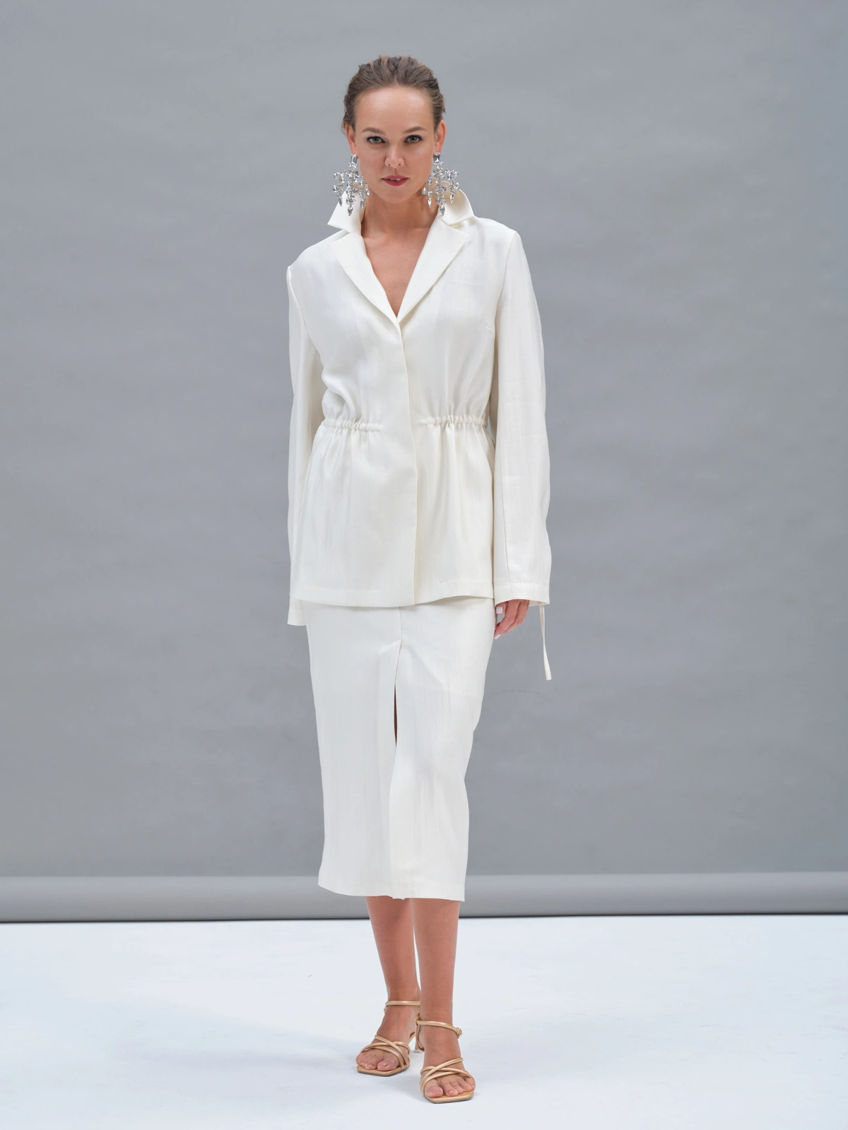 Белая прямая юбка Aurora