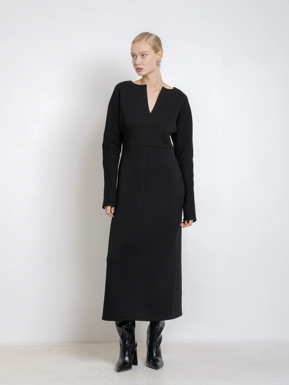 Черное платье из футера