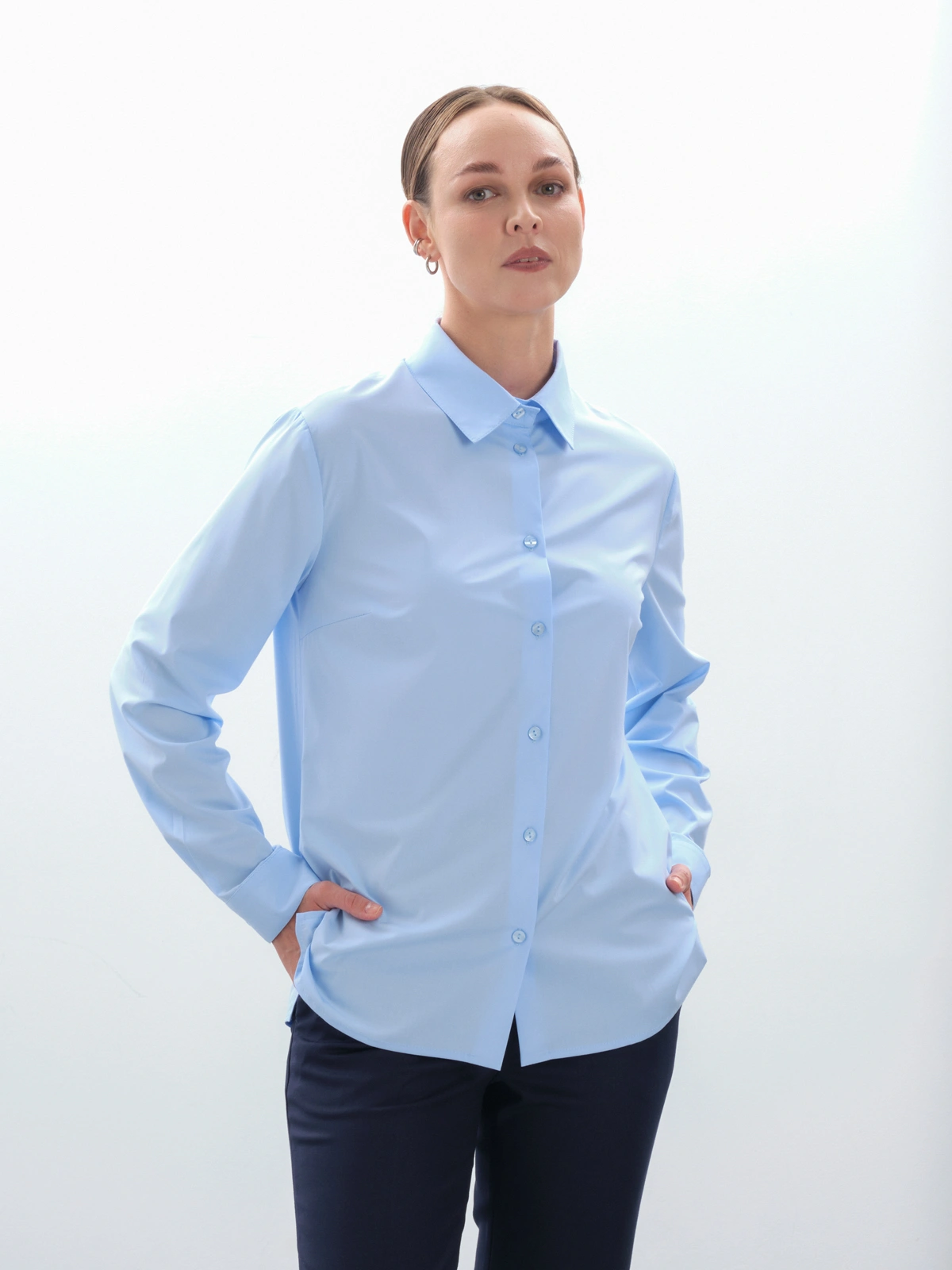 Классическая голубая рубашка