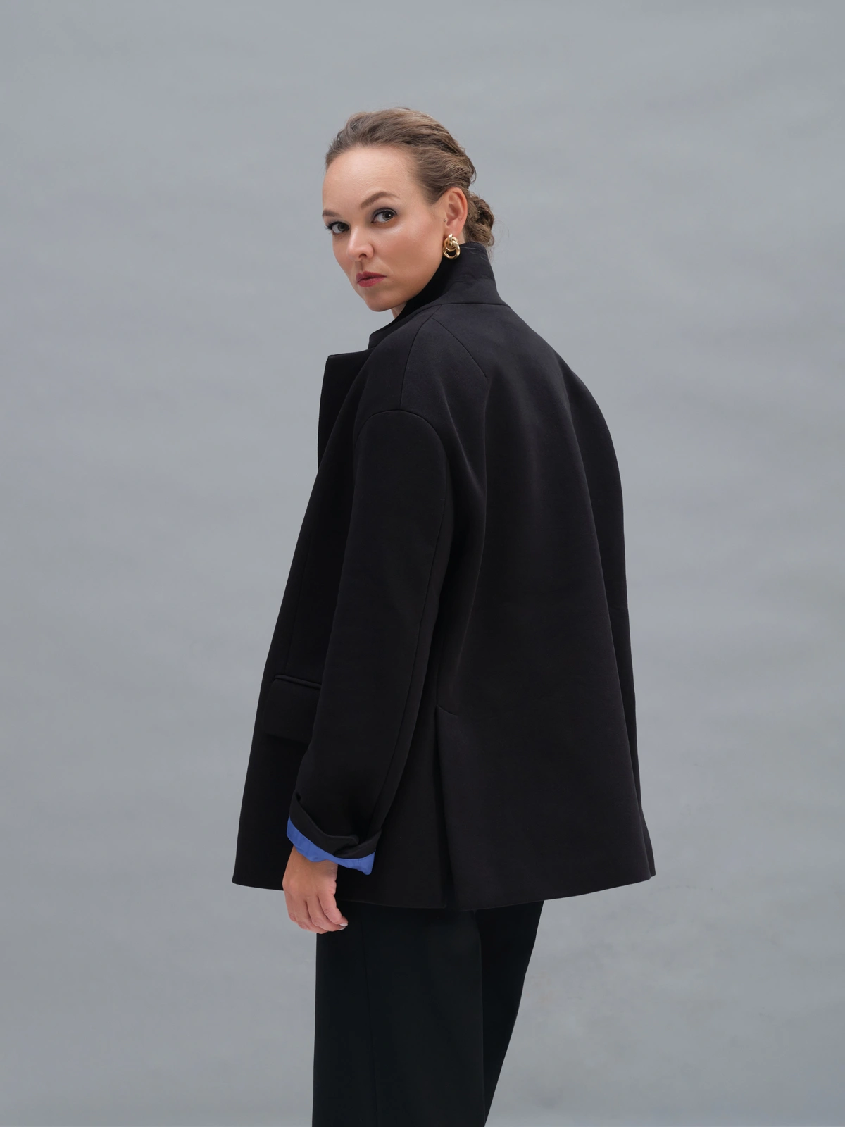 Черный жакет из футера