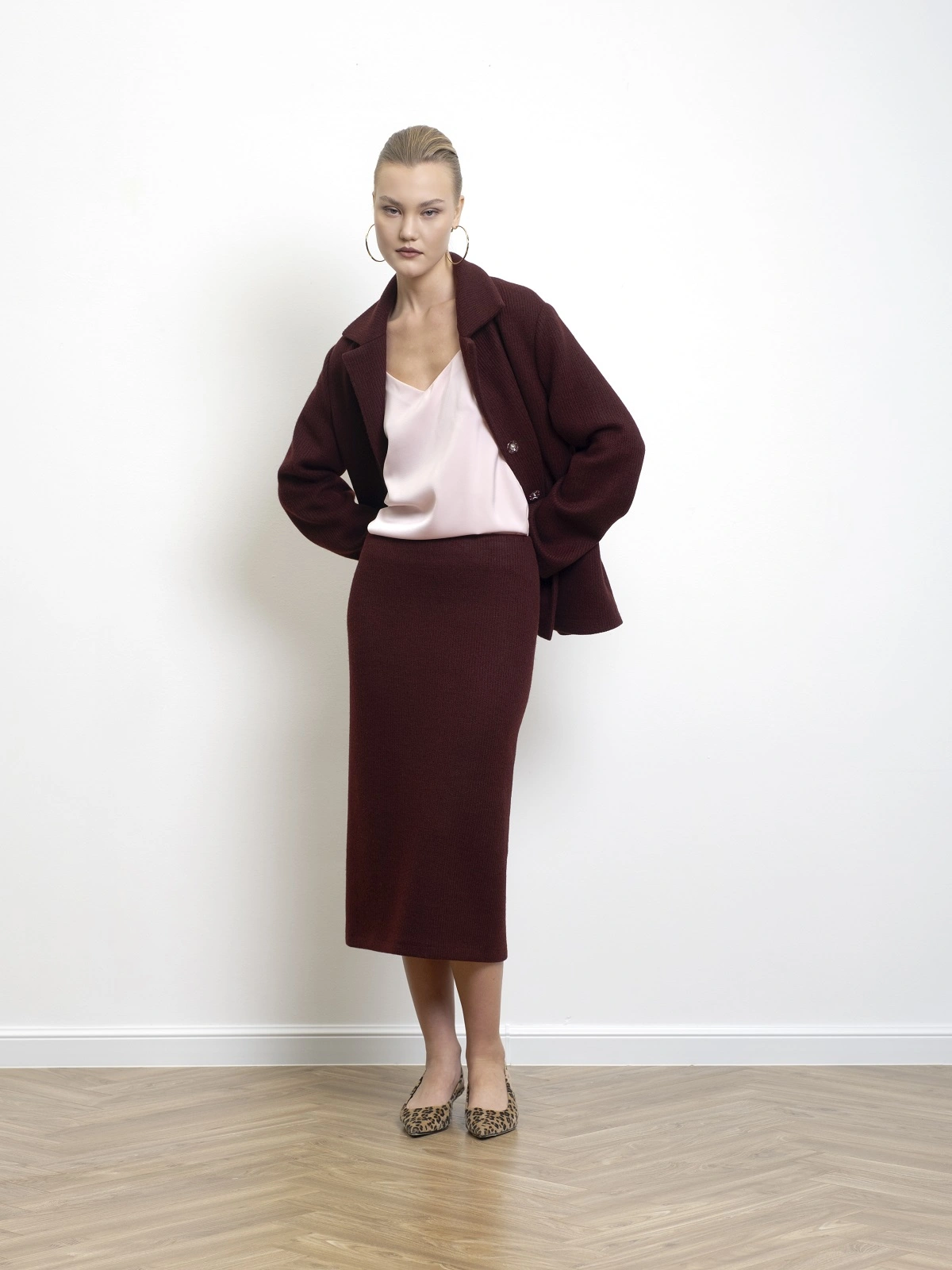 Бордовая юбка из трикотажа