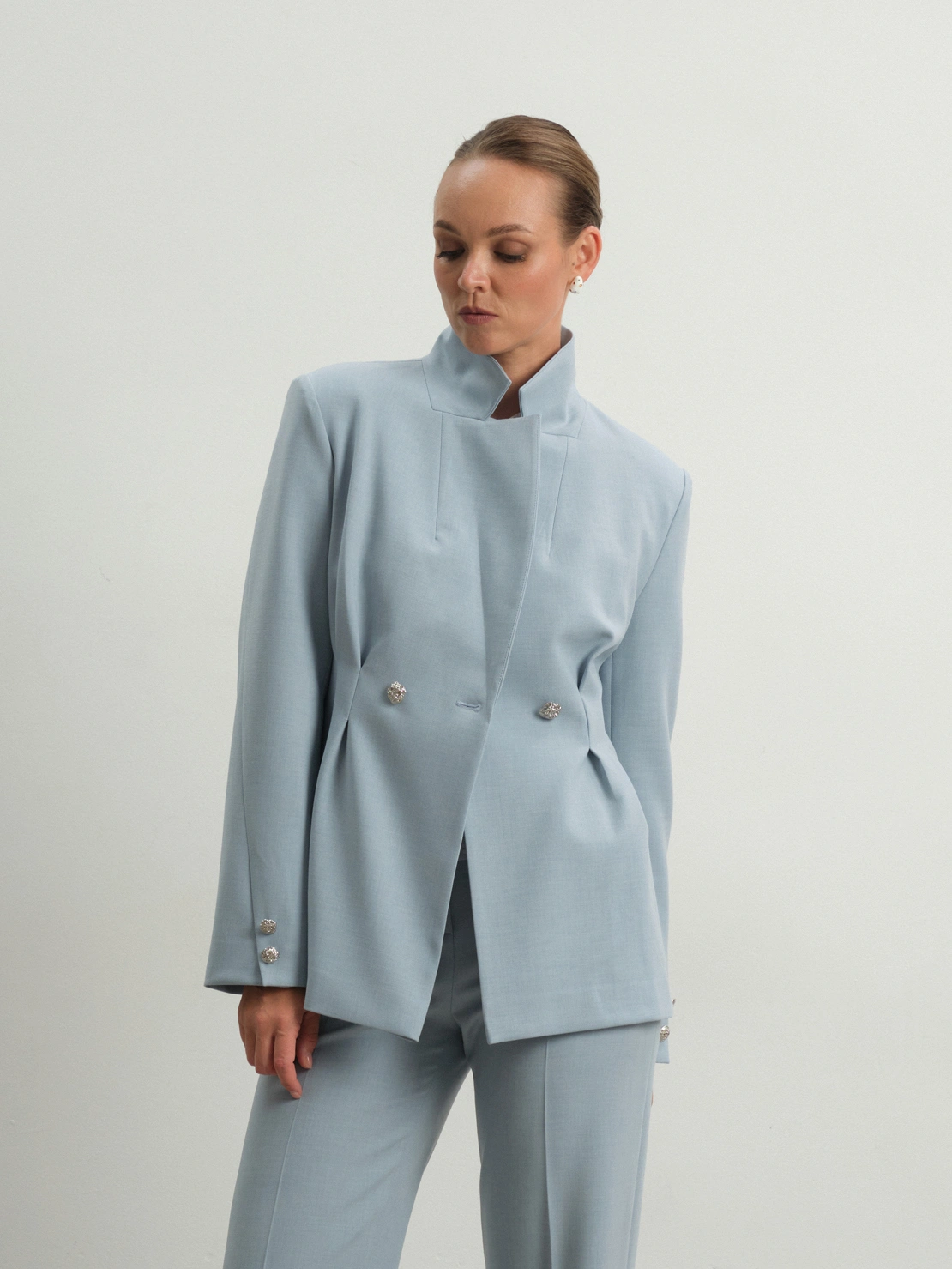 Голубой приталенный жакет Allure