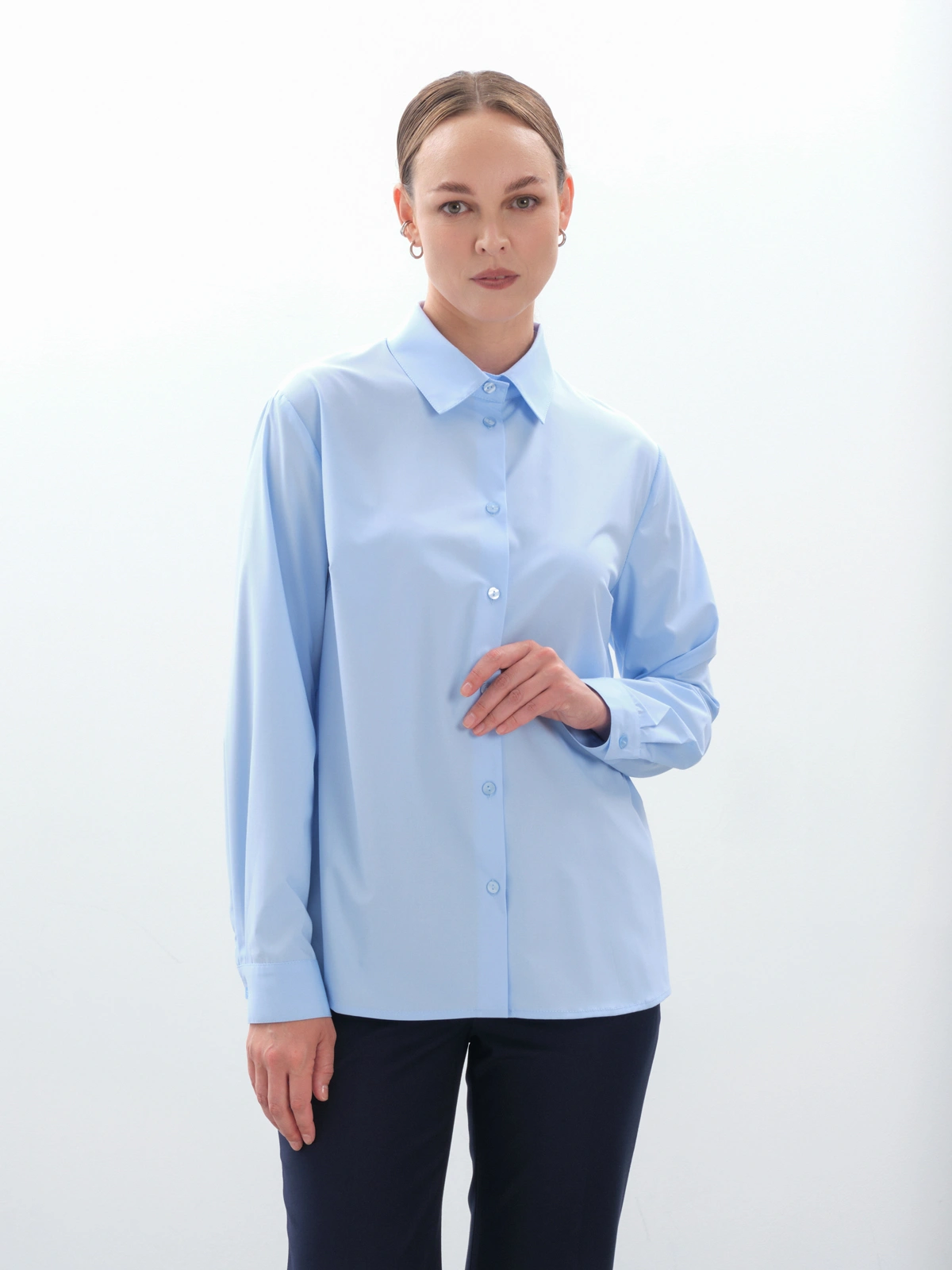 Классическая голубая рубашка