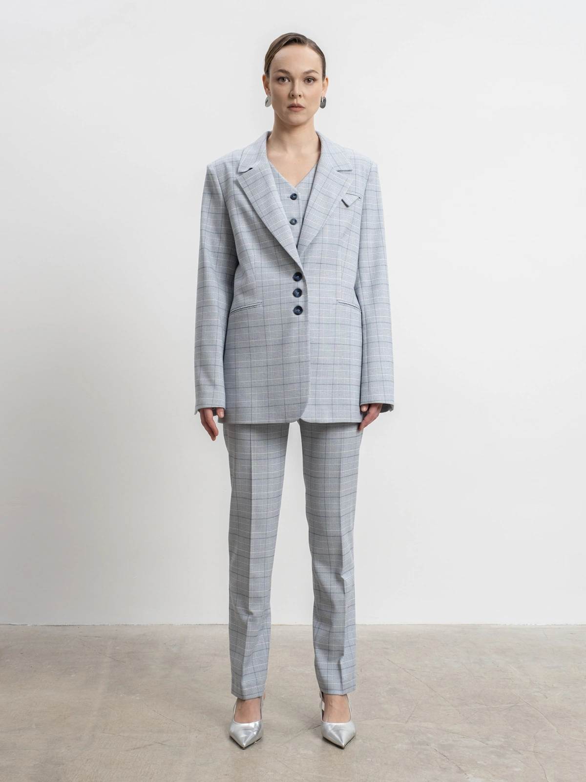 Голубой жакет в клетку