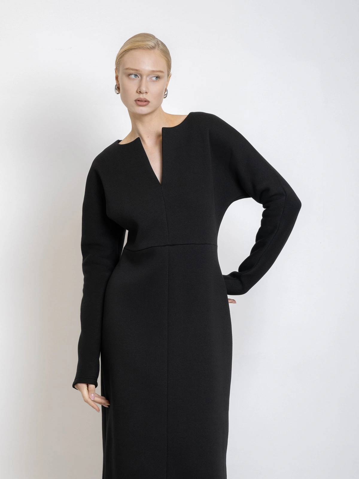 Черное платье из футера