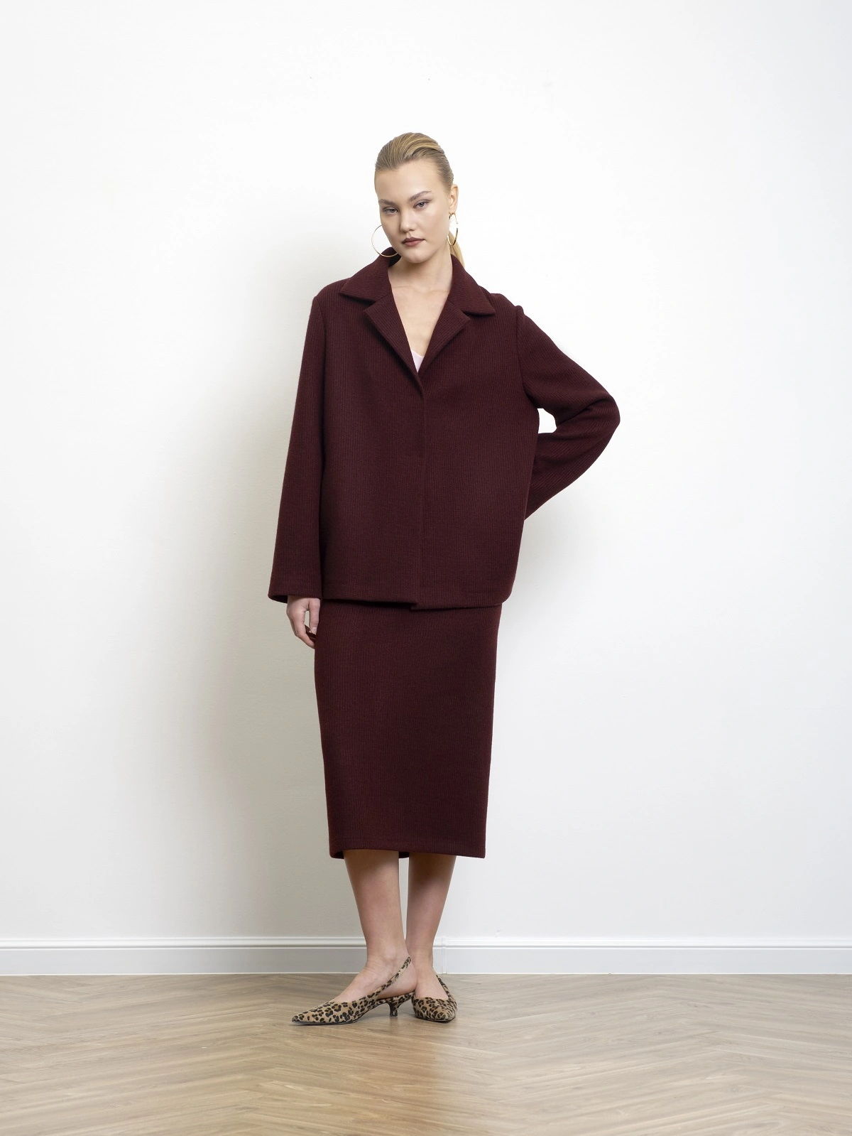 Бордовая юбка из трикотажа