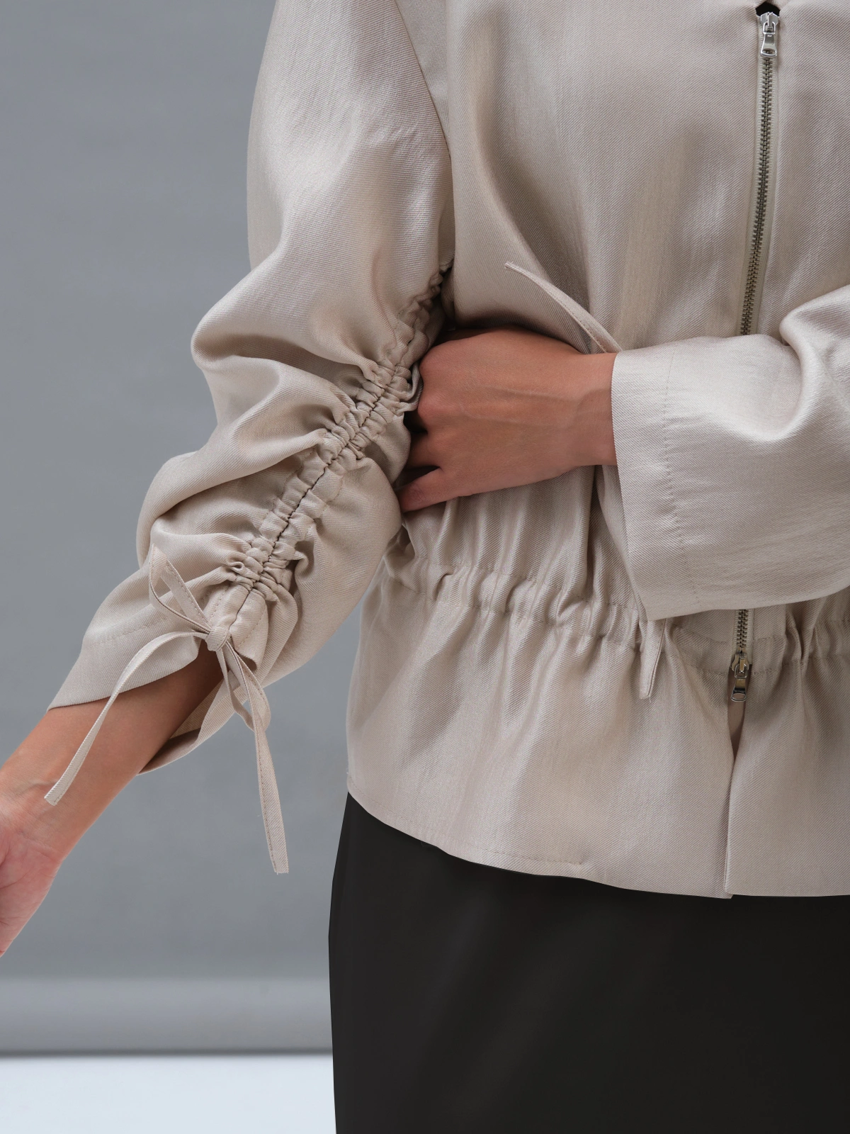 Золотой бомбер на кулиске Eos