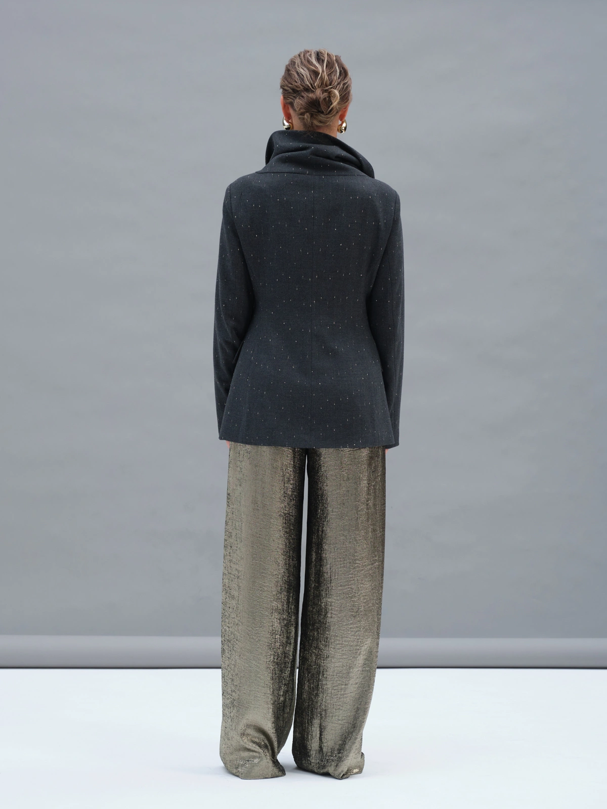 Золотистые прямые брюки Clio