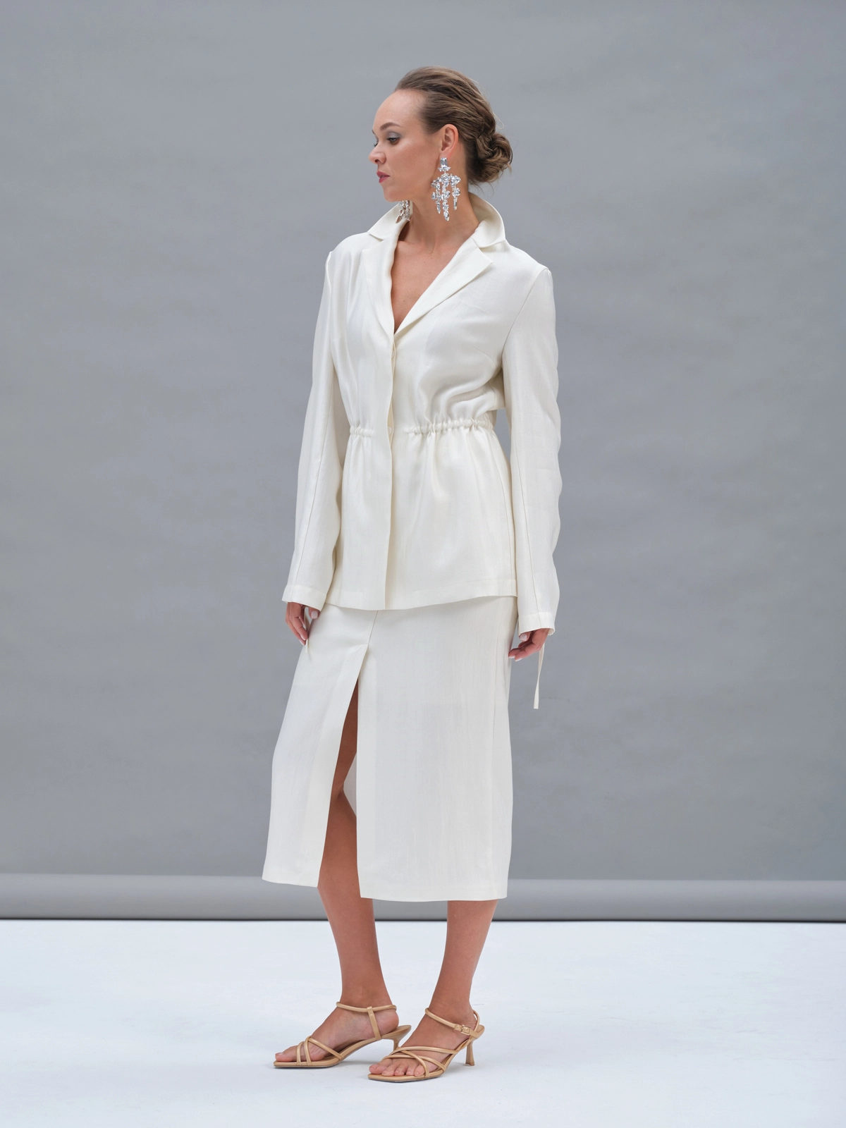 Белый жакет на кулиске Aurora