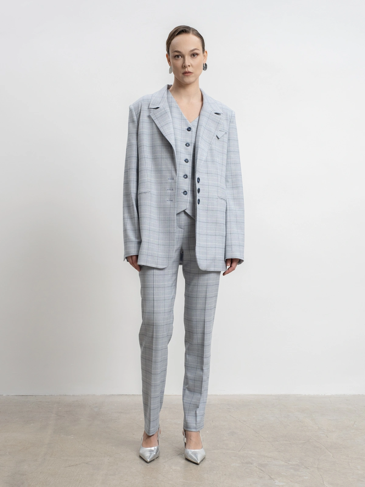 Голубой жакет в клетку