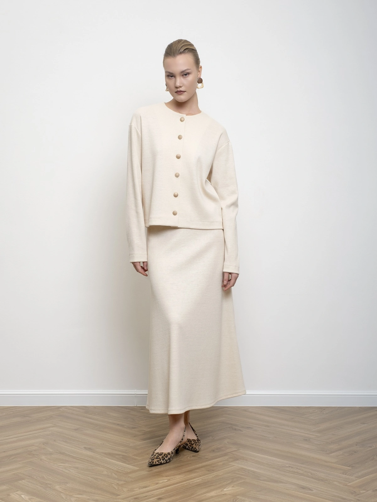 Молочная трикотажная юбка