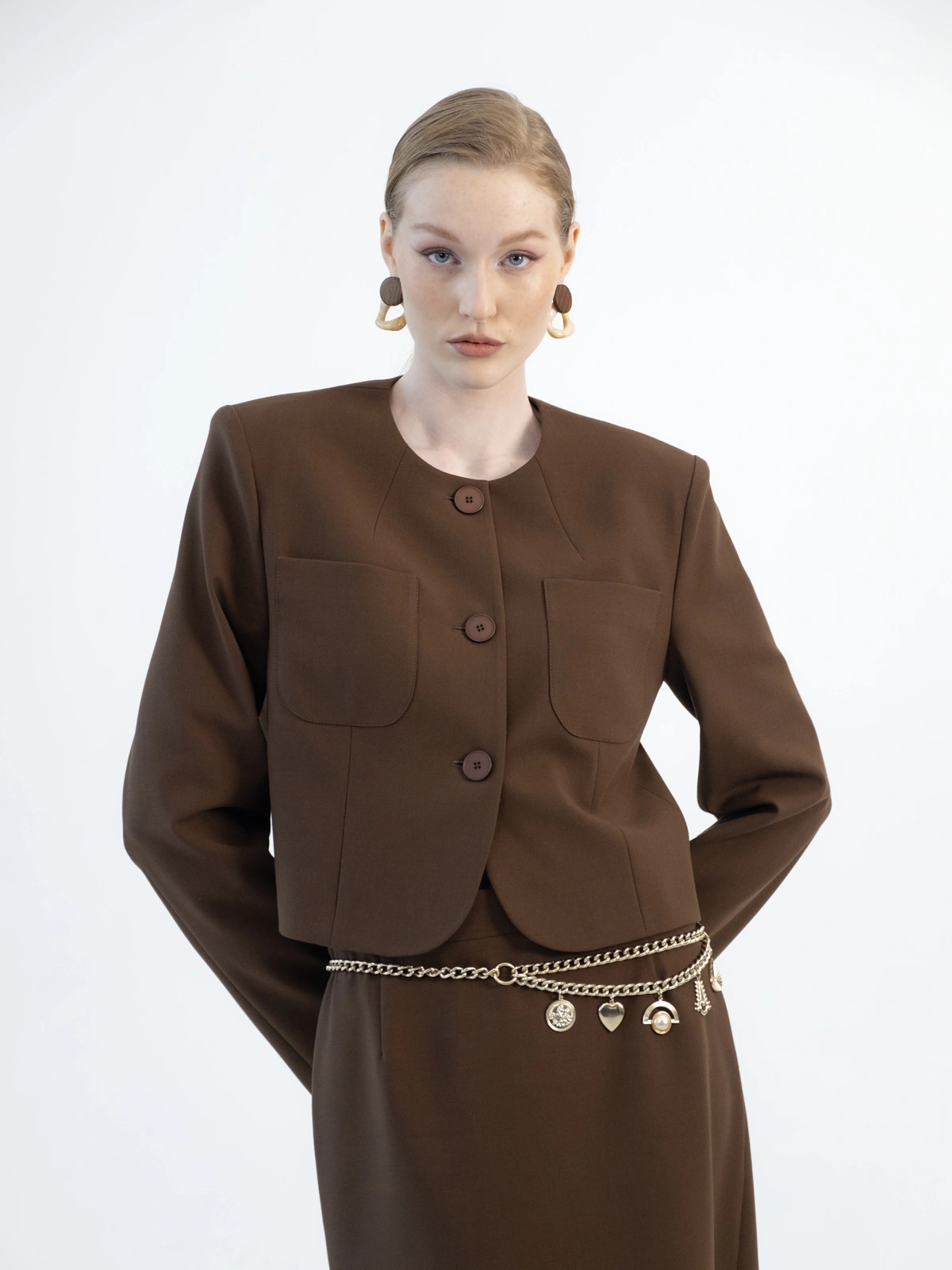 Укороченный жакет в кофейном оттенке