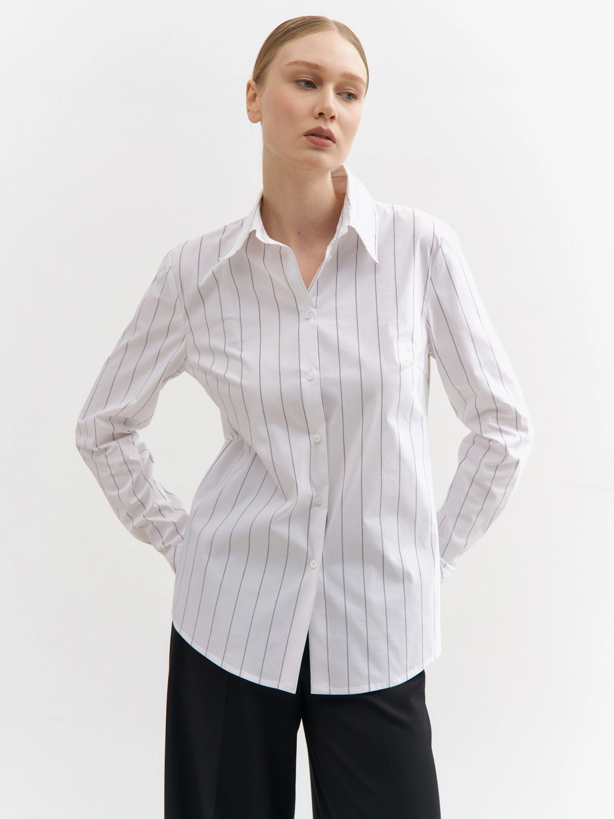 Рубашка в черную полоску