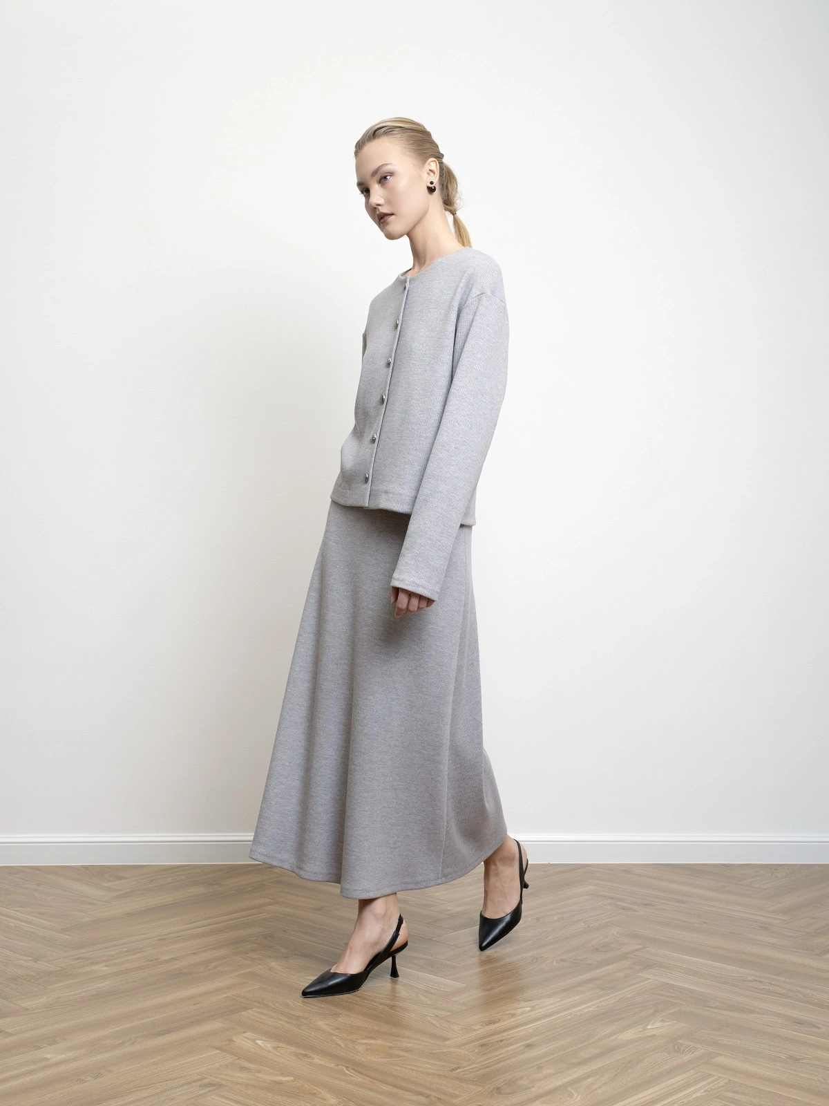 Серая трикотажная юбка