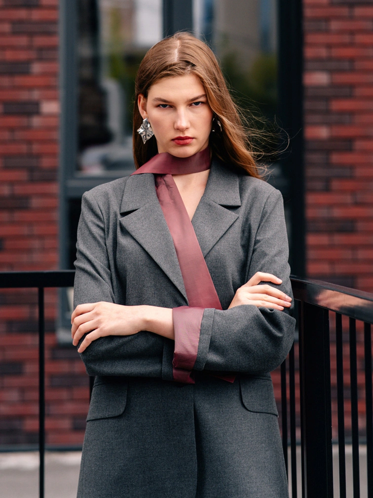 Жакет с асимметричным бортом