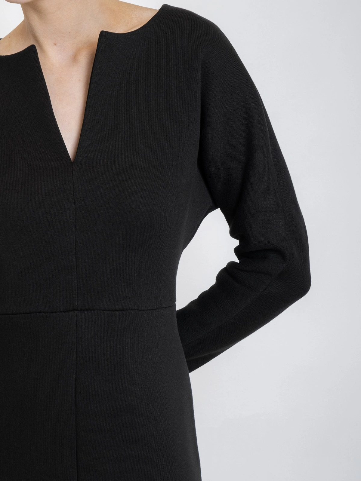 Черное платье из футера