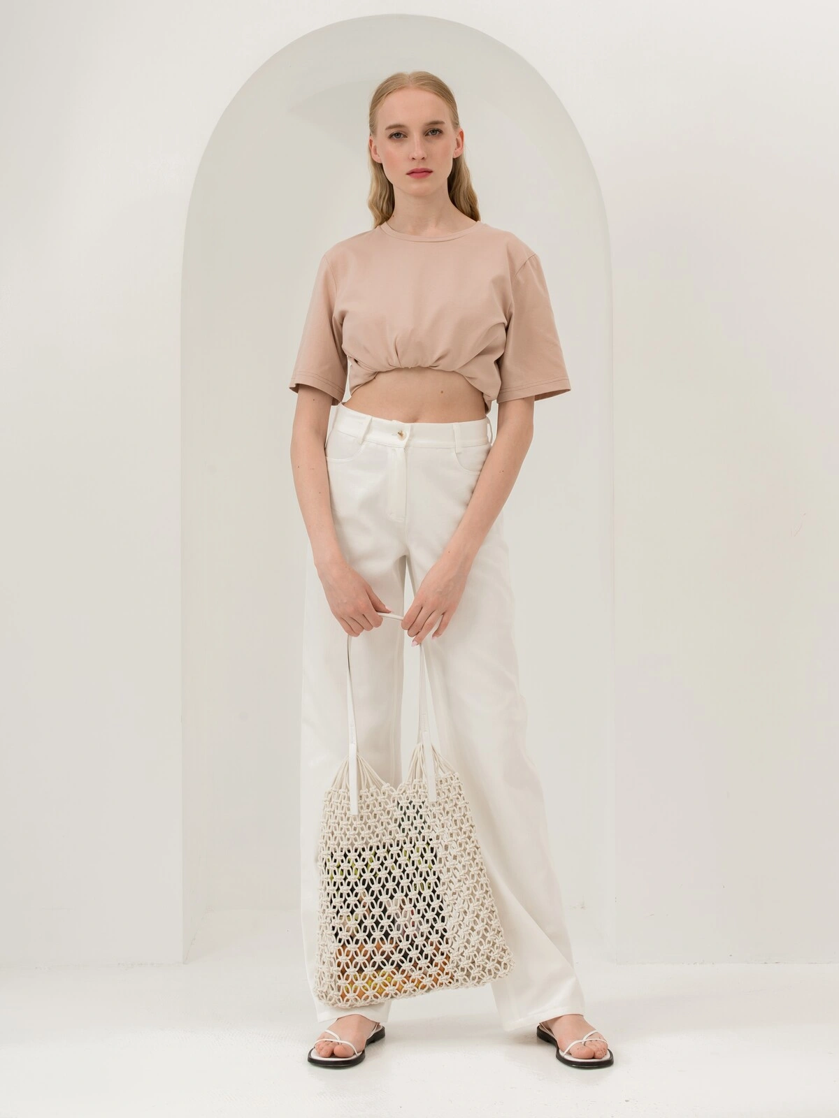 Бежевая базовая футболка