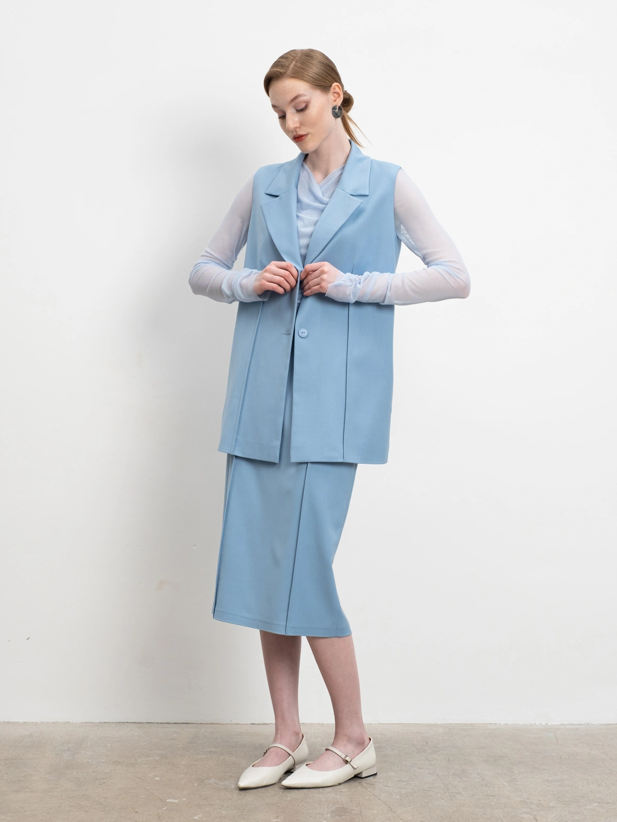 Голубая юбка с вытачками